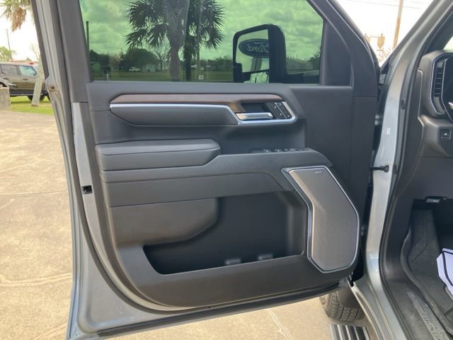 Used 2025 Chevrolet Silverado 3500 High Country w/ High Country Premium Package AWD/4WD image 27