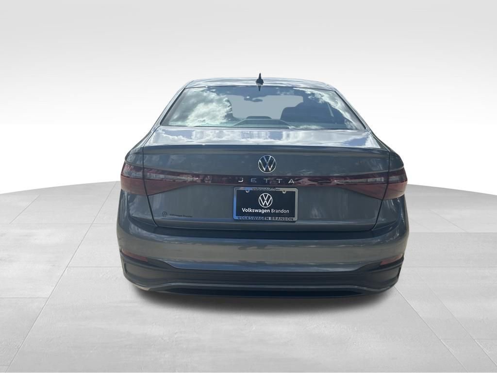 Used 2025 Volkswagen Jetta Sport image 4