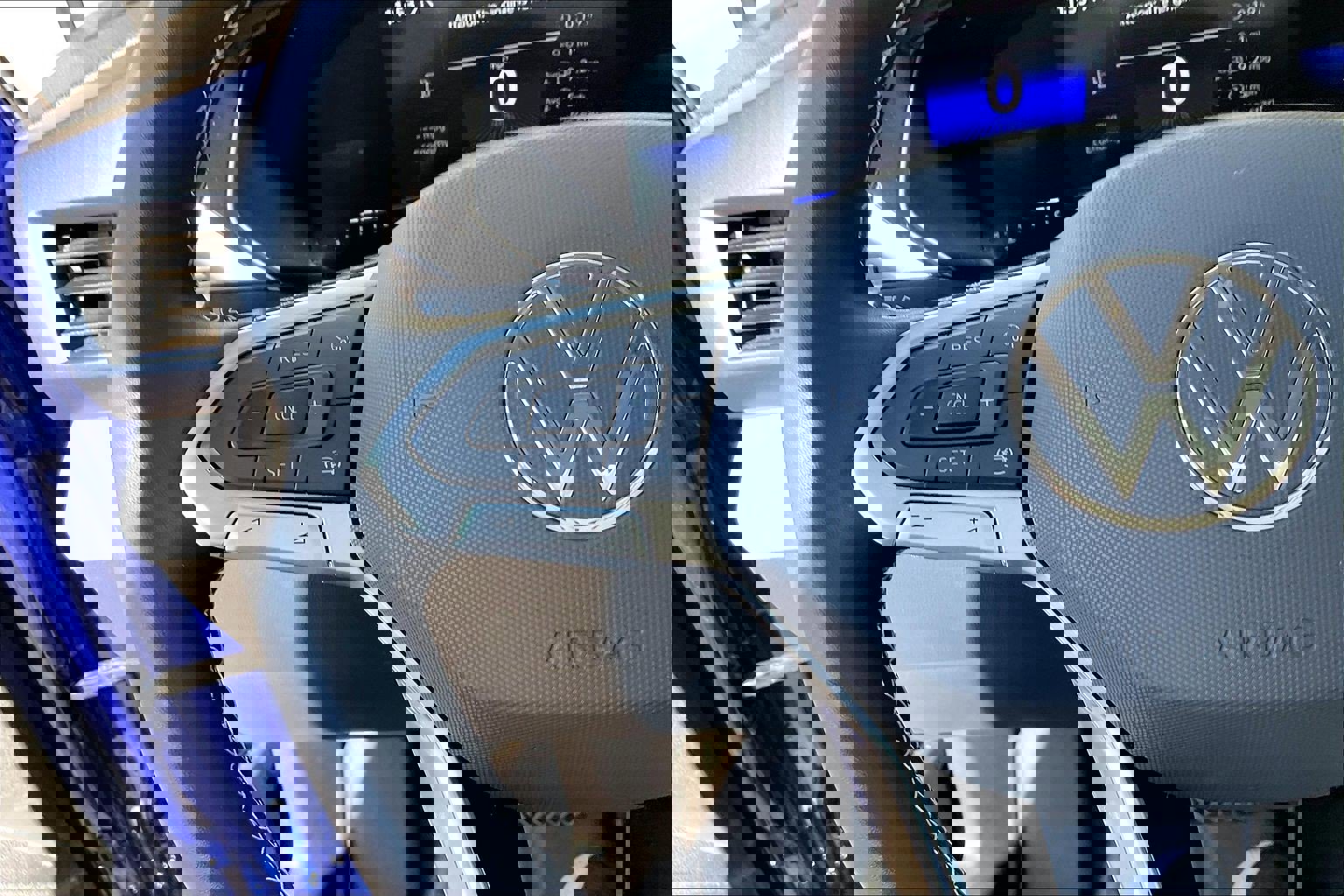 Certified 2022 Volkswagen Taos SE w/ Panoramic Sunroof Package image 18