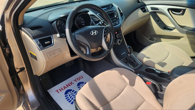 Used 2014 Hyundai Elantra SE image 9