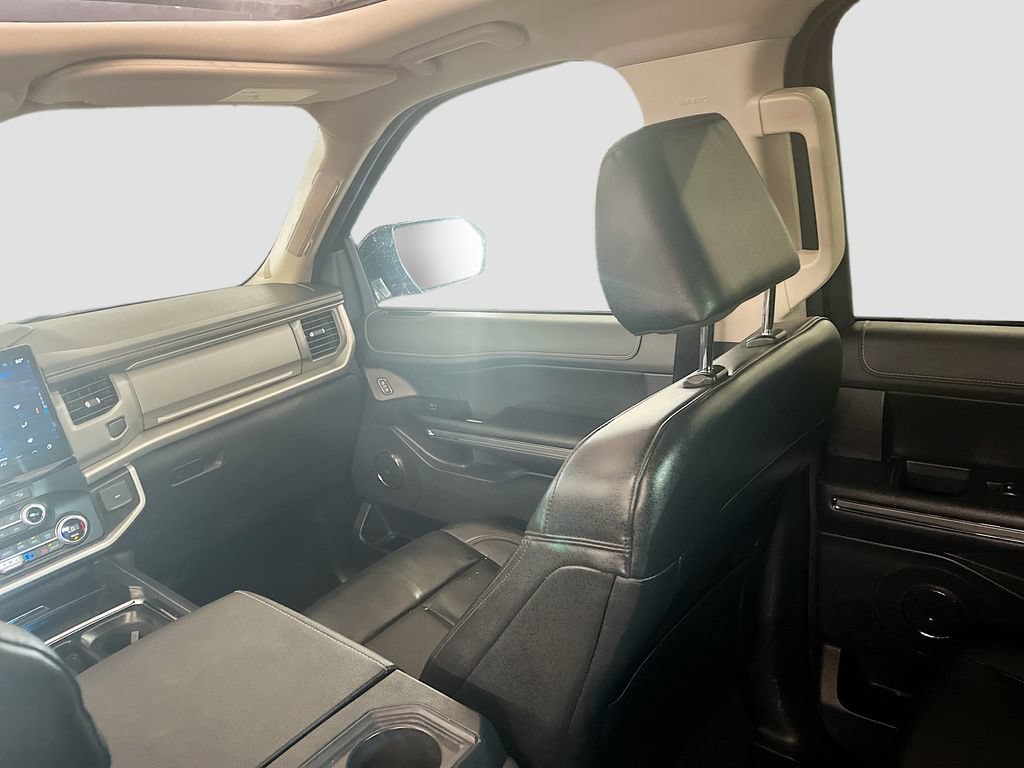 Used 2023 Ford Expedition XLT AWD/4WD image 24