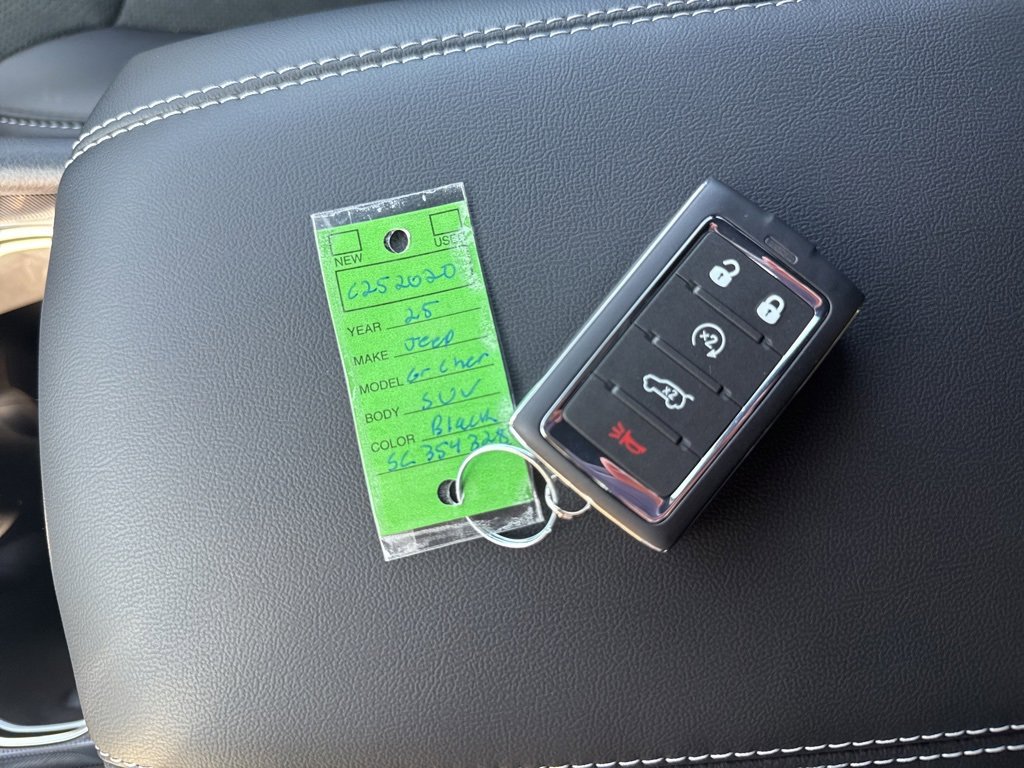 New 2025 Jeep Grand Cherokee Altitude image 46