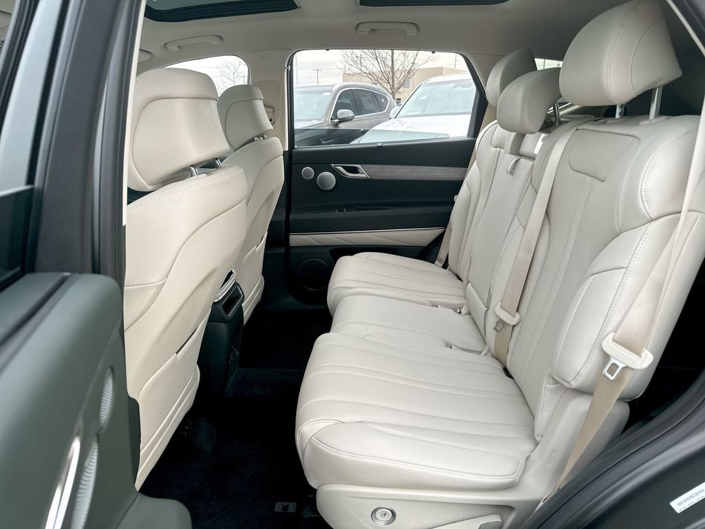 New 2025 Genesis GV80 2.5T Advanced image 24