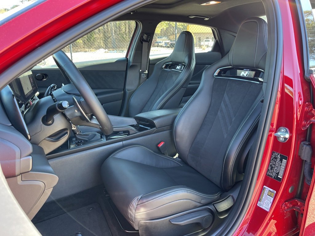 Certified 2025 Hyundai Elantra N image 19