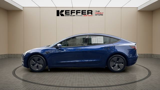Used 2023 Tesla Model 3 Standard Range image 2