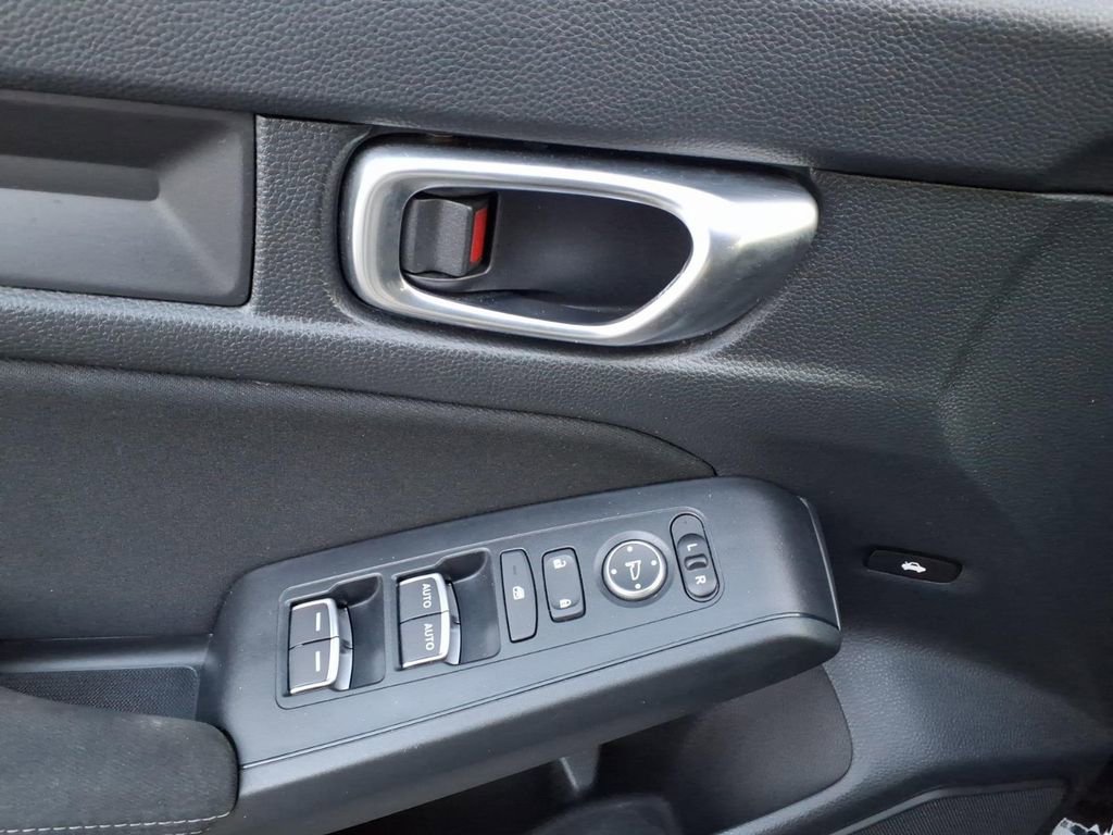 Used 2023 Honda Civic Sport image 16