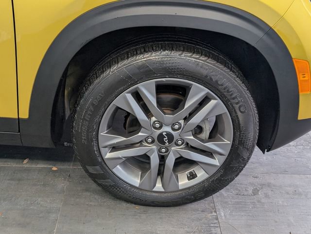Used 2023 Kia Seltos S image 16