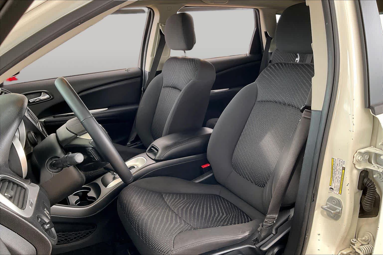 Used 2018 Dodge Journey SE w/ Popular Equipment Group FWD image 9