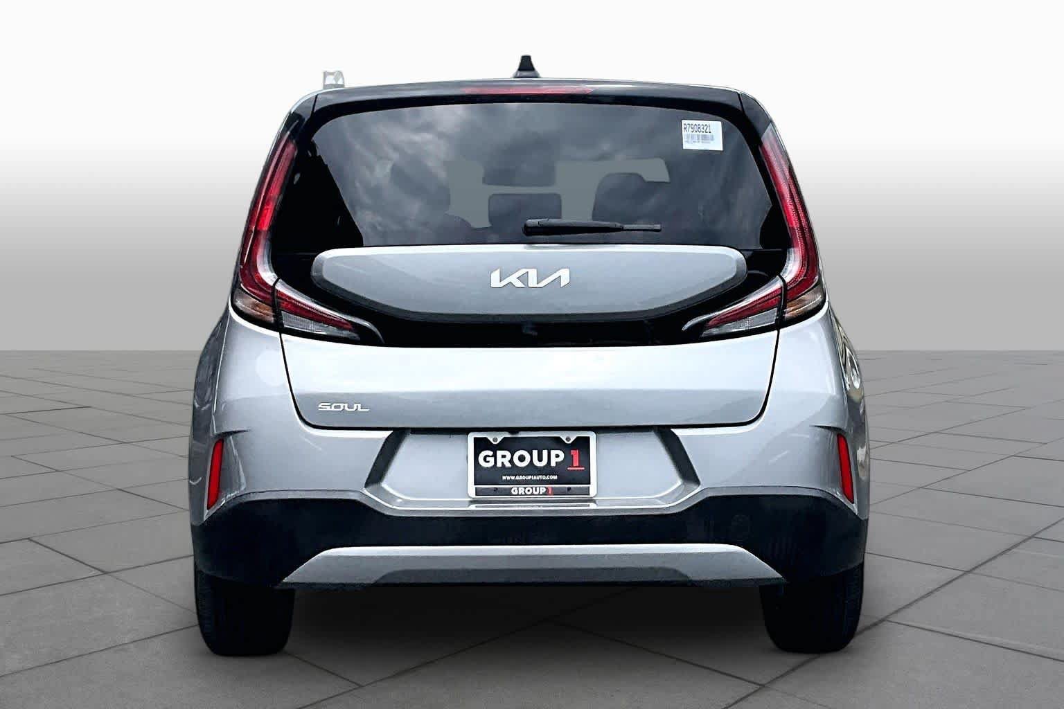 Used 2024 Kia Soul LX w/ Option Group 015 FWD image 5