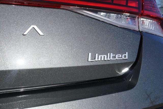 New 2026 Hyundai Elantra Limited FWD image 7