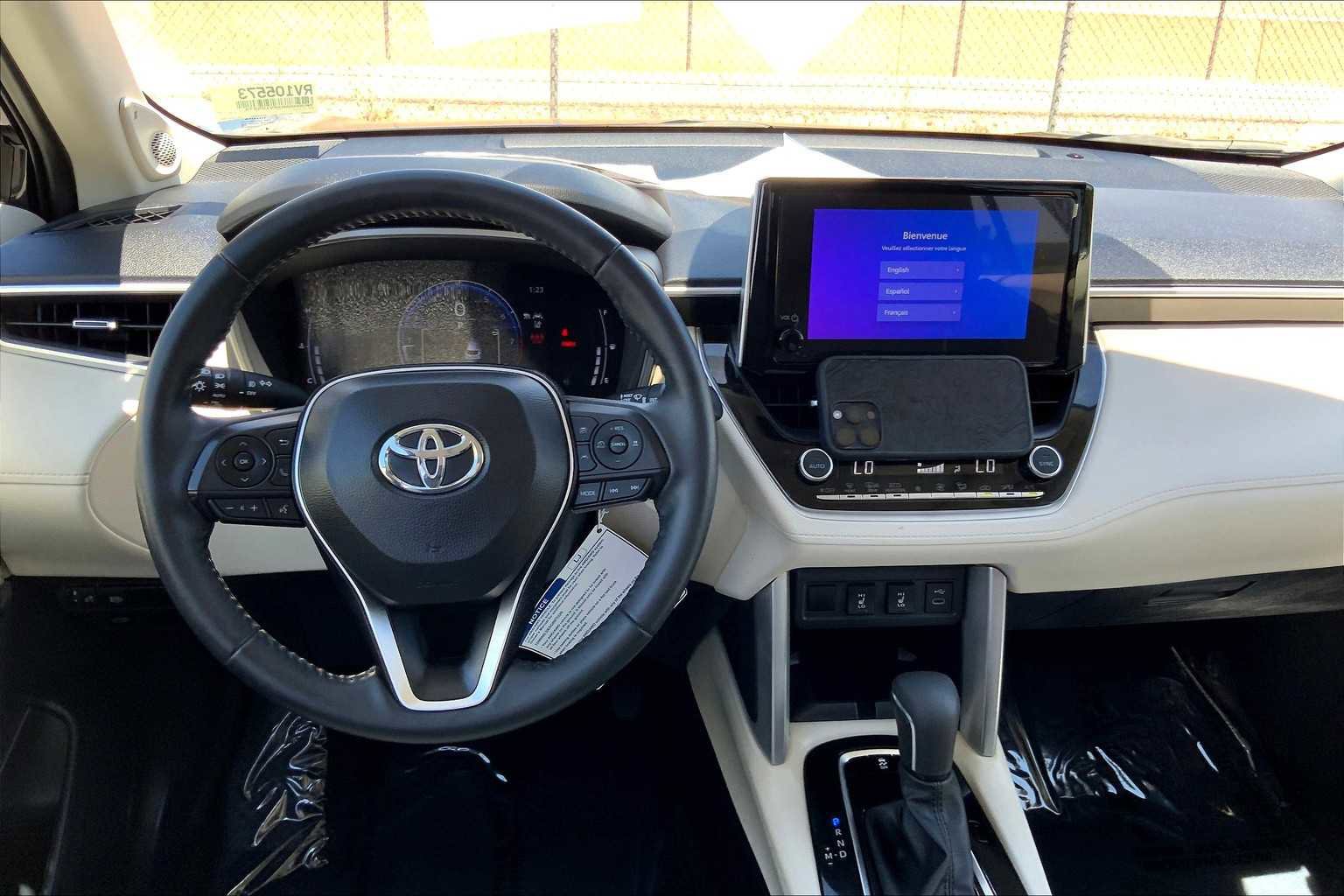 Certified 2024 Toyota Corolla Cross XLE image 5