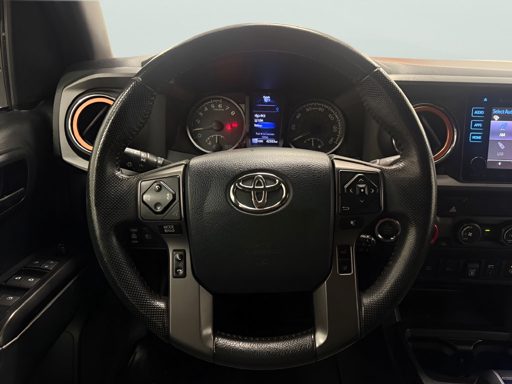 Used 2019 Toyota Tacoma TRD Sport w/ Technology Package AWD/4WD image 18