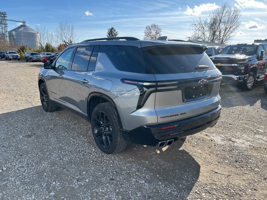 Used 2024 Chevrolet Traverse RS image 3