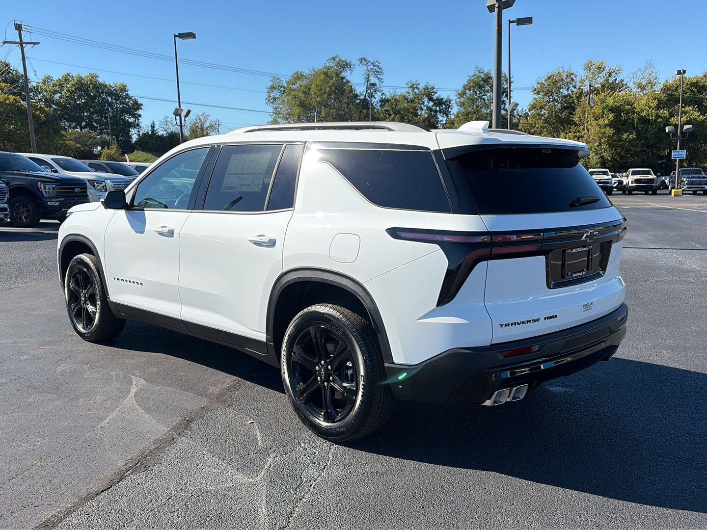 New 2027 Chevrolet Traverse LT w/ Midnight/Sport Edition AWD/4WD image 3