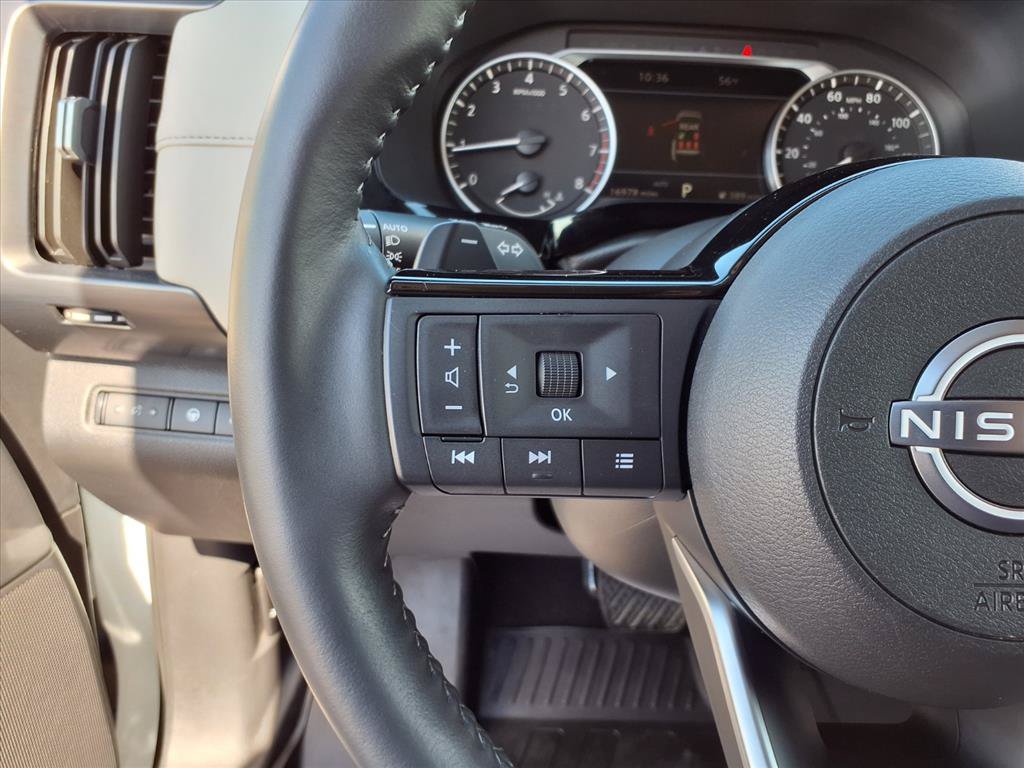Used 2025 Nissan Pathfinder SL w/ SL Premium Package AWD/4WD image 16