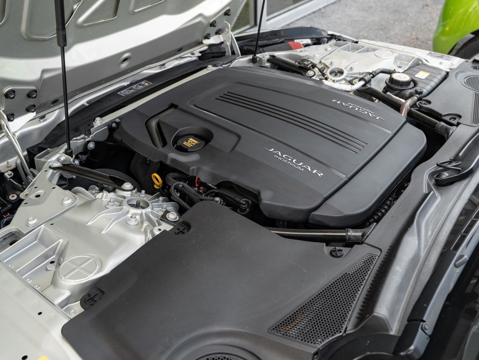 Used 2020 Jaguar F-TYPE Coupe RWD image 26