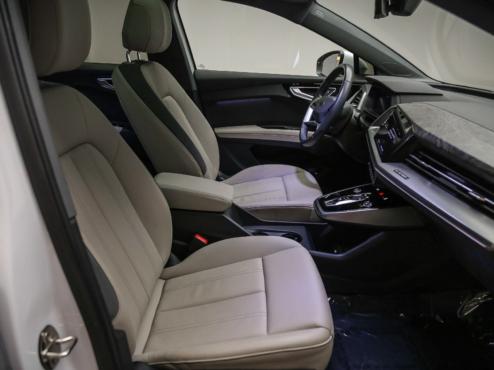 Certified 2023 Audi Q4 e-tron Premium w/ Convenience Package RWD image 17
