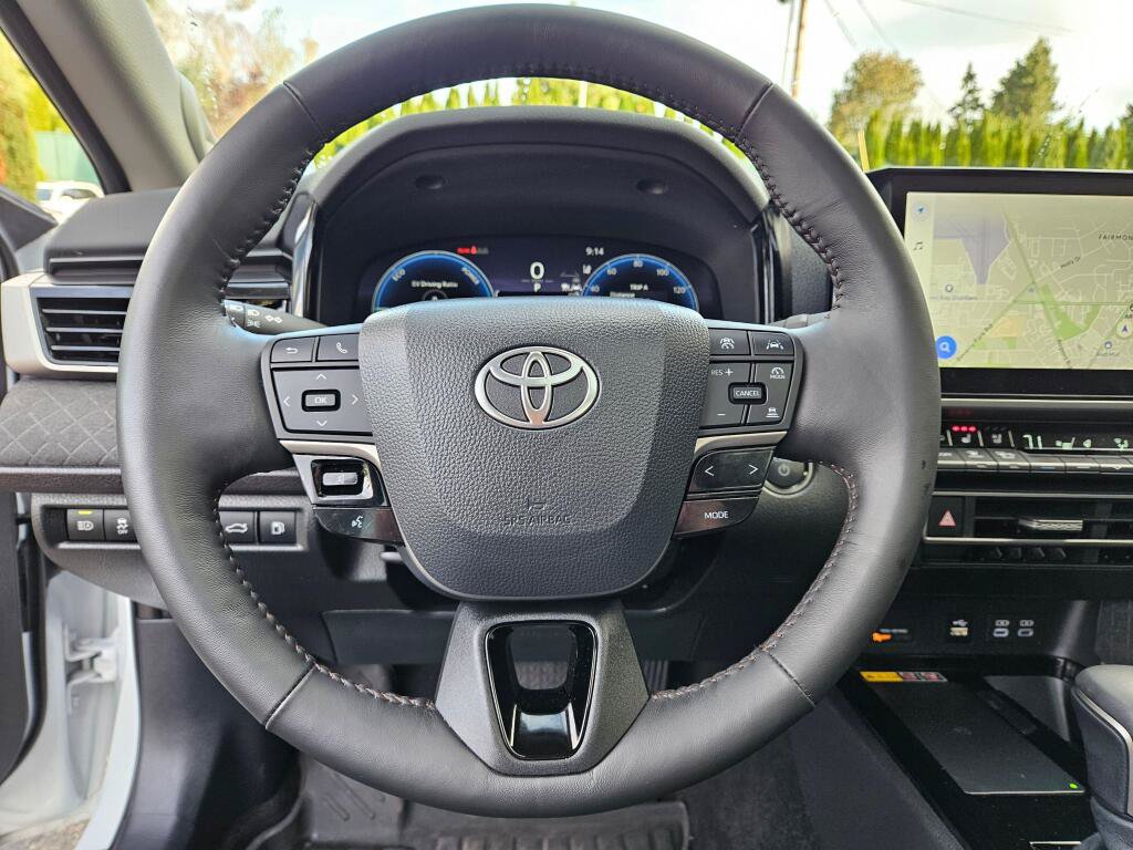 Used 2025 Toyota Camry XLE AWD/4WD image 20
