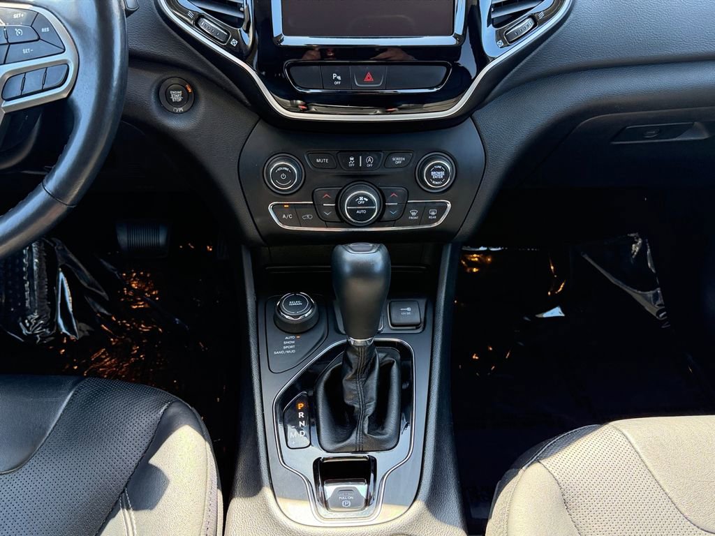 Used 2019 Jeep Cherokee Limited image 15