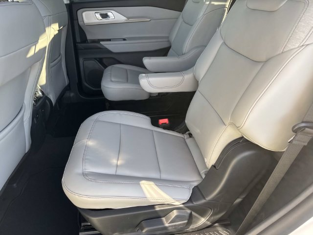 New 2026 Ford Explorer Active w/ Active Comfort Package RWD image 16
