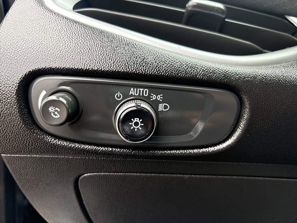 Used 2023 Chevrolet Malibu LT image 11