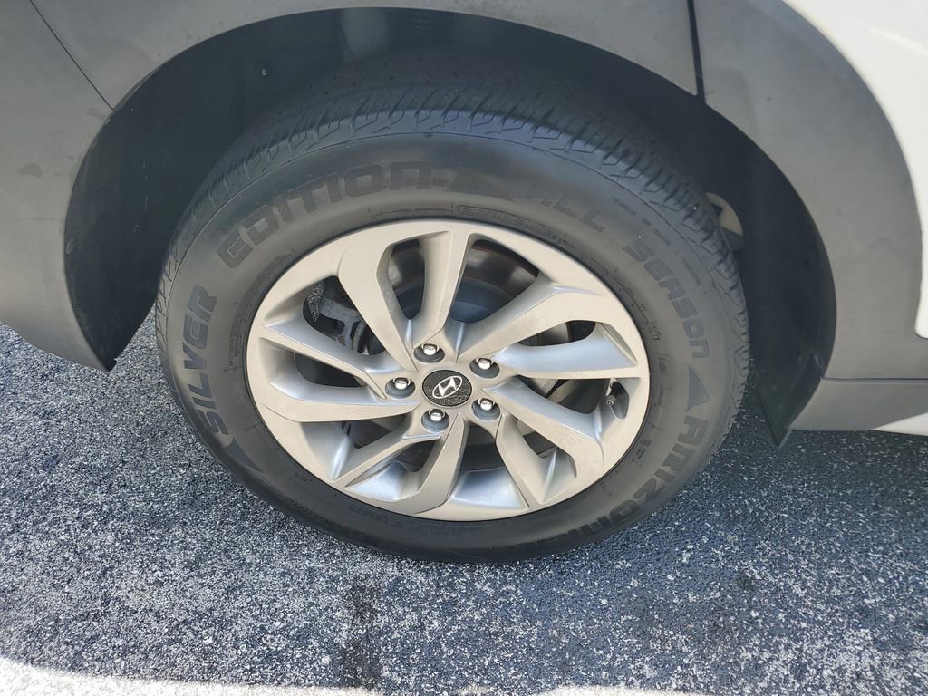 Used 2017 Hyundai Tucson SE Plus w/ Cargo Package FWD image 7