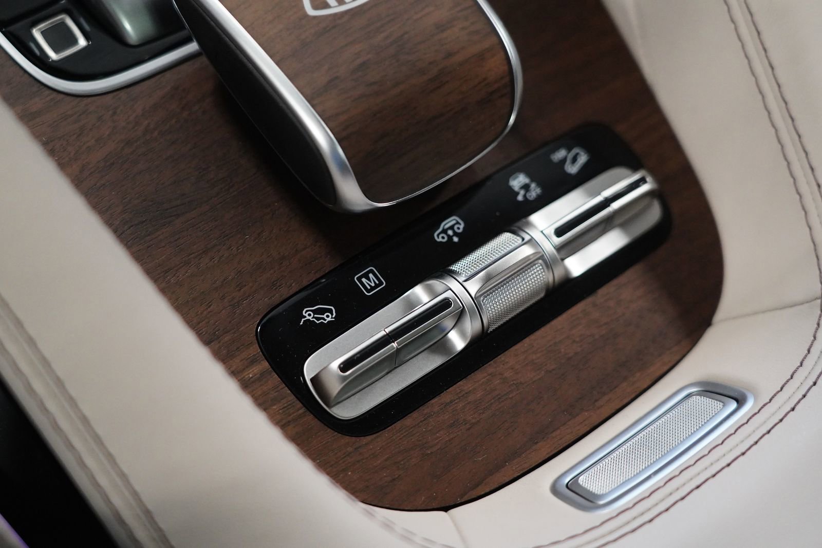 New 2026 Mercedes-Benz Maybach GLS 600 4MATIC image 30