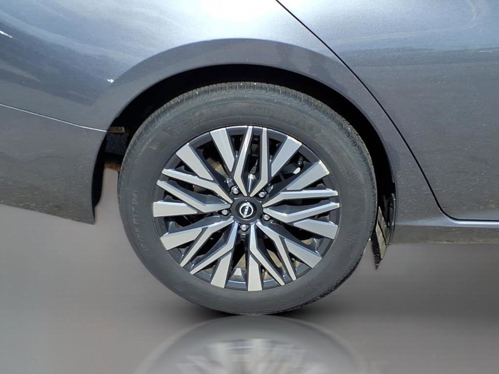 Used 2024 Nissan Altima 2.5 SV FWD image 7