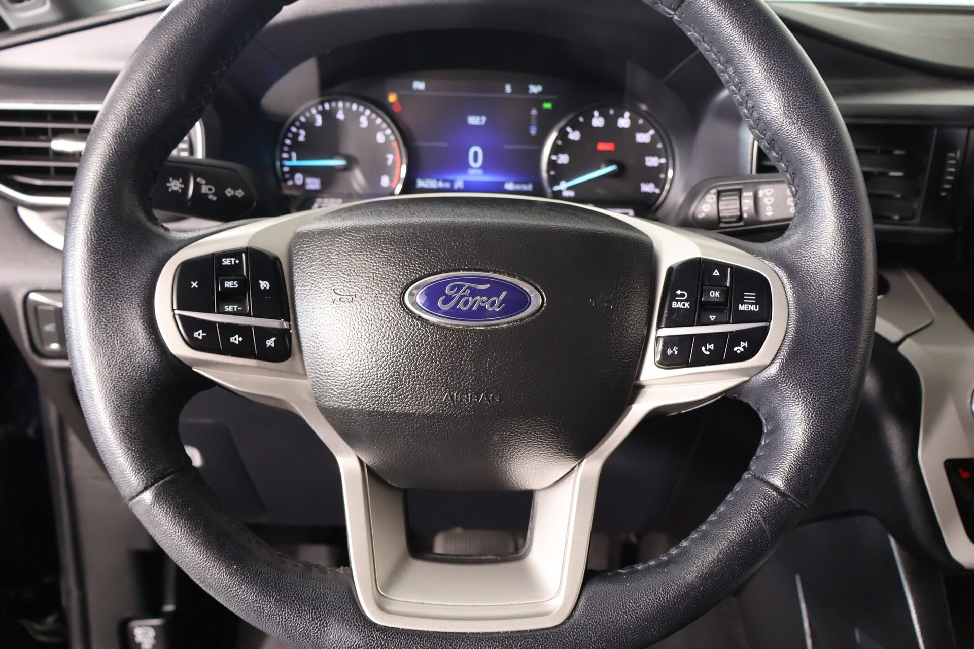 Used 2023 Ford Explorer XLT w/ Equipment Group 202A AWD/4WD image 3