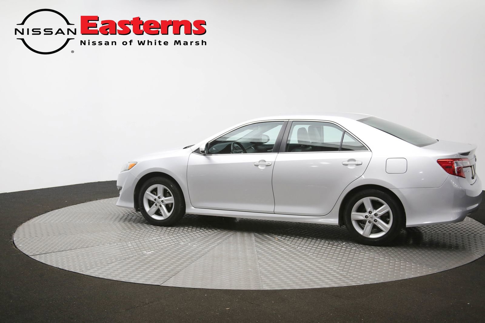 Used 2014 Toyota Camry SE FWD image 61