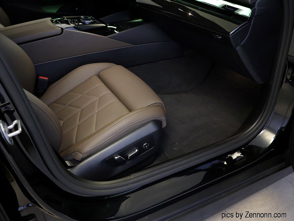 Certified 2026 BMW 540i xDrive image 38