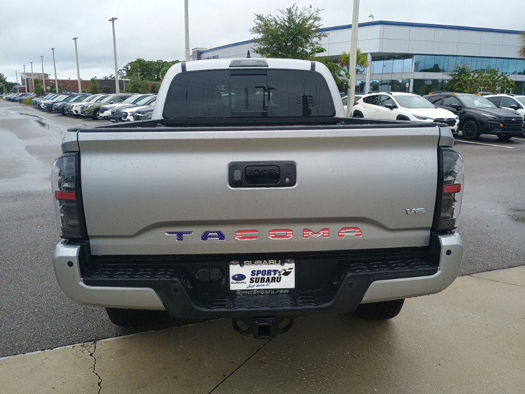 Used 2019 Toyota Tacoma TRD Sport w/ TRD Premium Sport Package AWD/4WD image 6