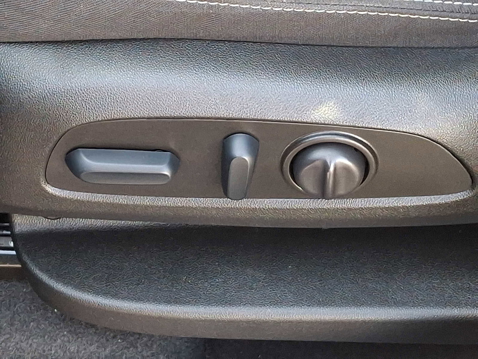 Certified 2023 GMC Terrain SLE w/ Driver Convenience Package AWD/4WD image 25