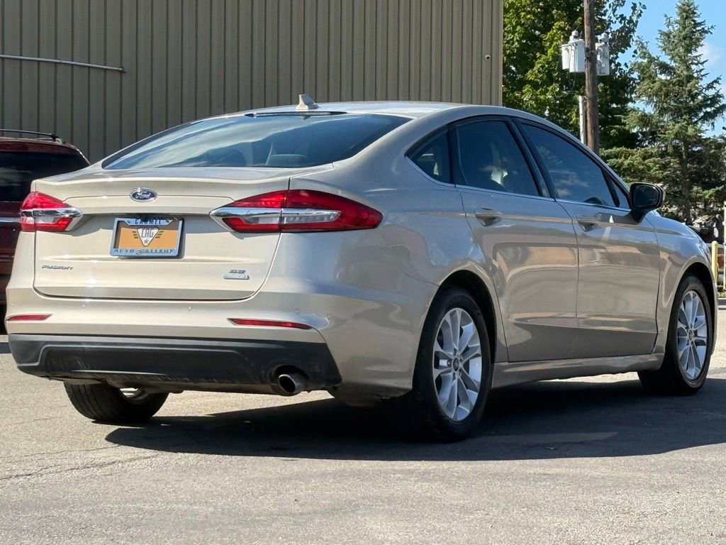 Used 2019 Ford Fusion SE FWD image 6