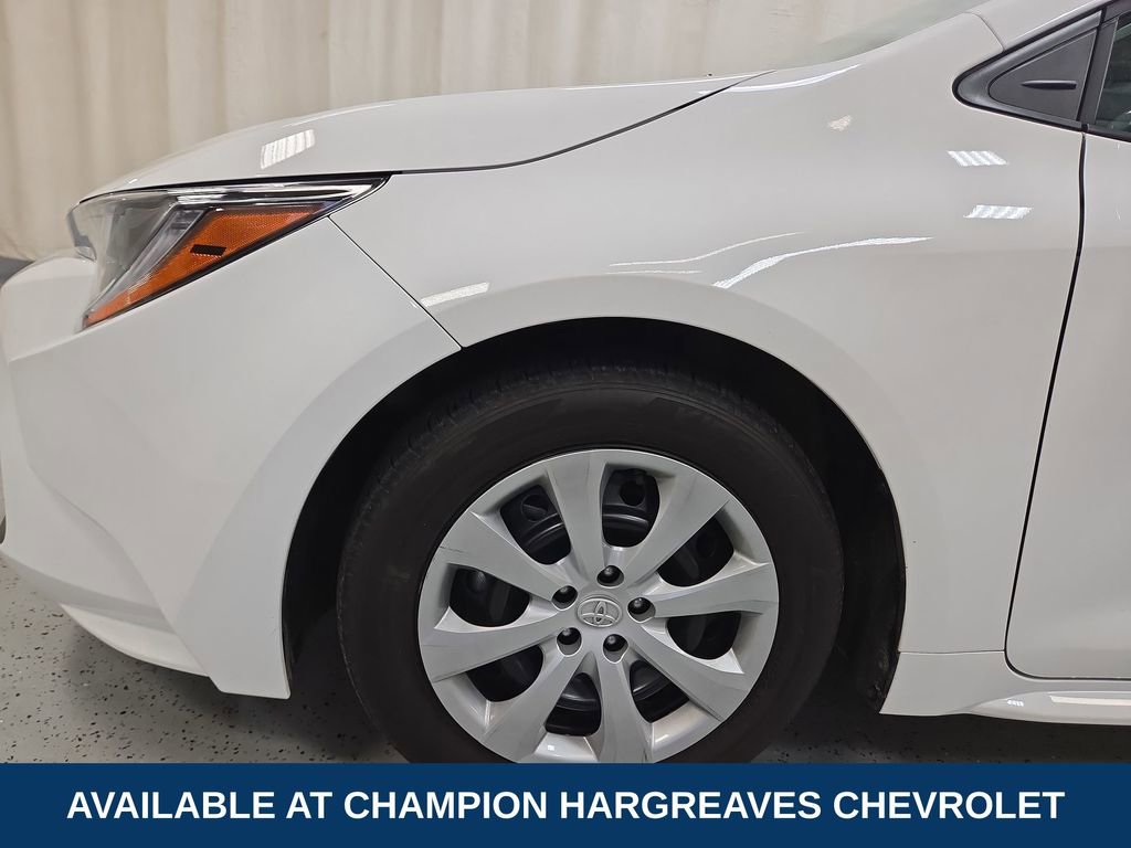 Used 2025 Toyota Corolla LE image 41