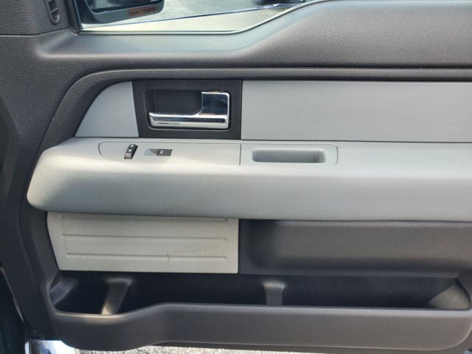 Used 2013 Ford F150 XLT w/ Luxury Equipment Group RWD image 32