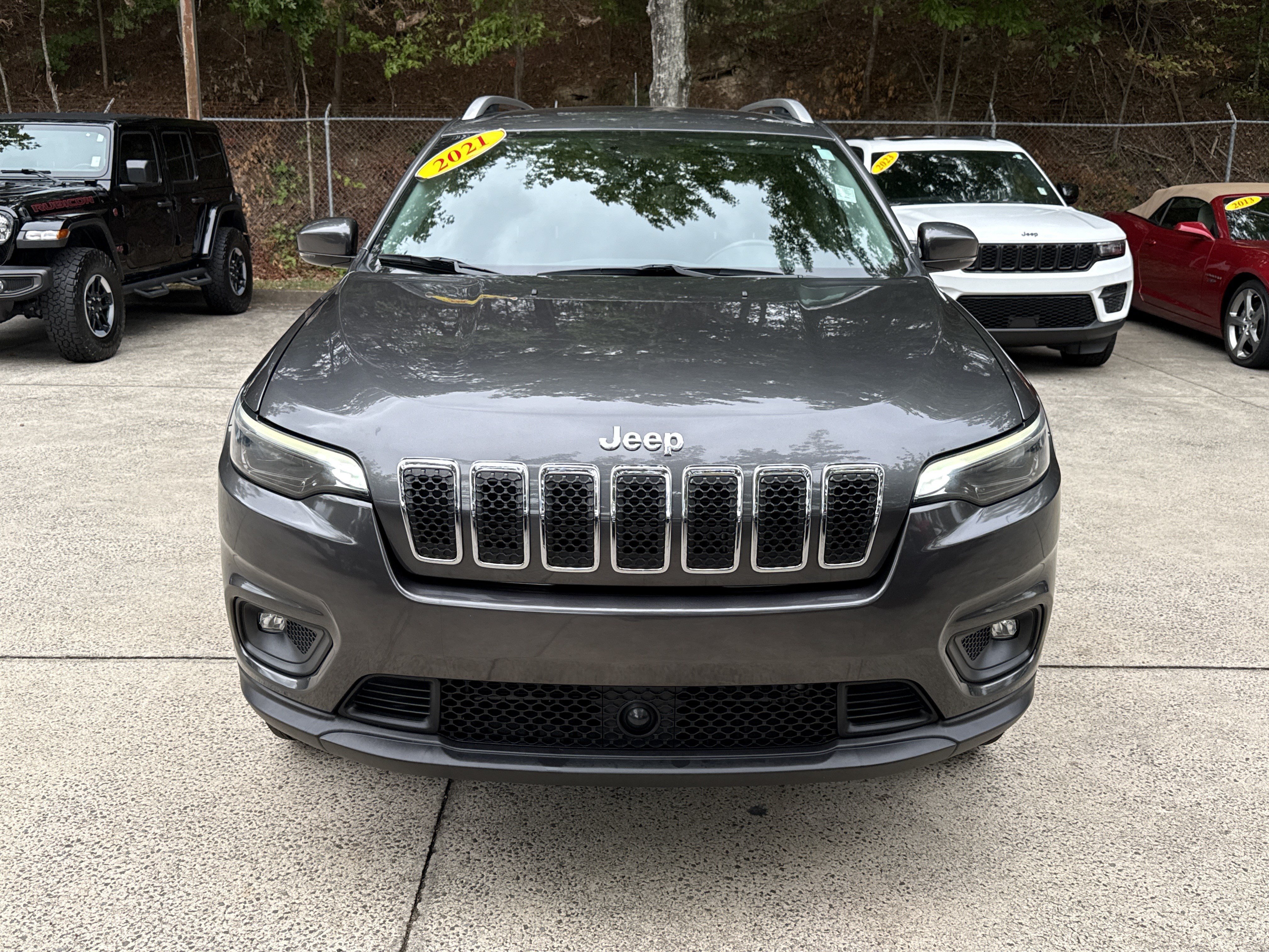 Used 2021 Jeep Cherokee Latitude Lux w/ Trailer Tow Group AWD/4WD image 2