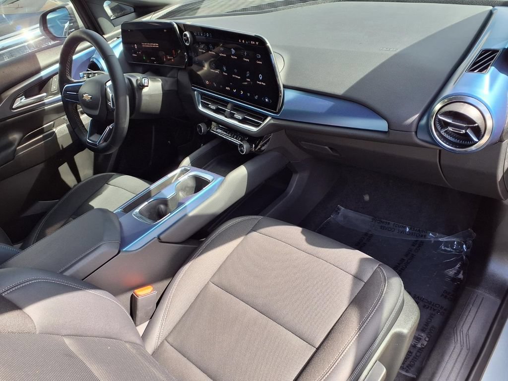 Certified 2024 Chevrolet Equinox EV LT FWD image 25