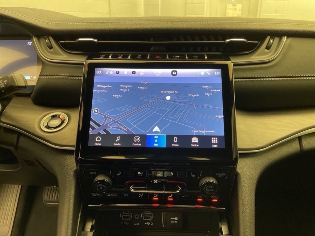 New 2025 Jeep Grand Cherokee Limited w/ Luxury Tech Group II RWD image 14