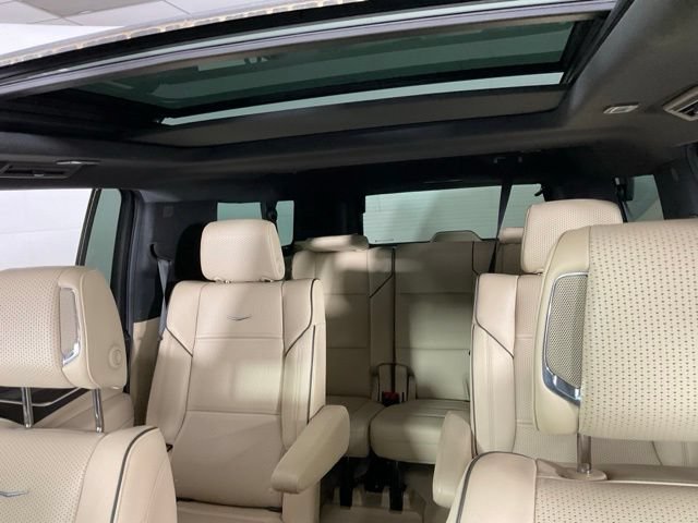 Certified 2024 Cadillac Escalade ESV Premium Luxury w/ Performance Package AWD/4WD image 33