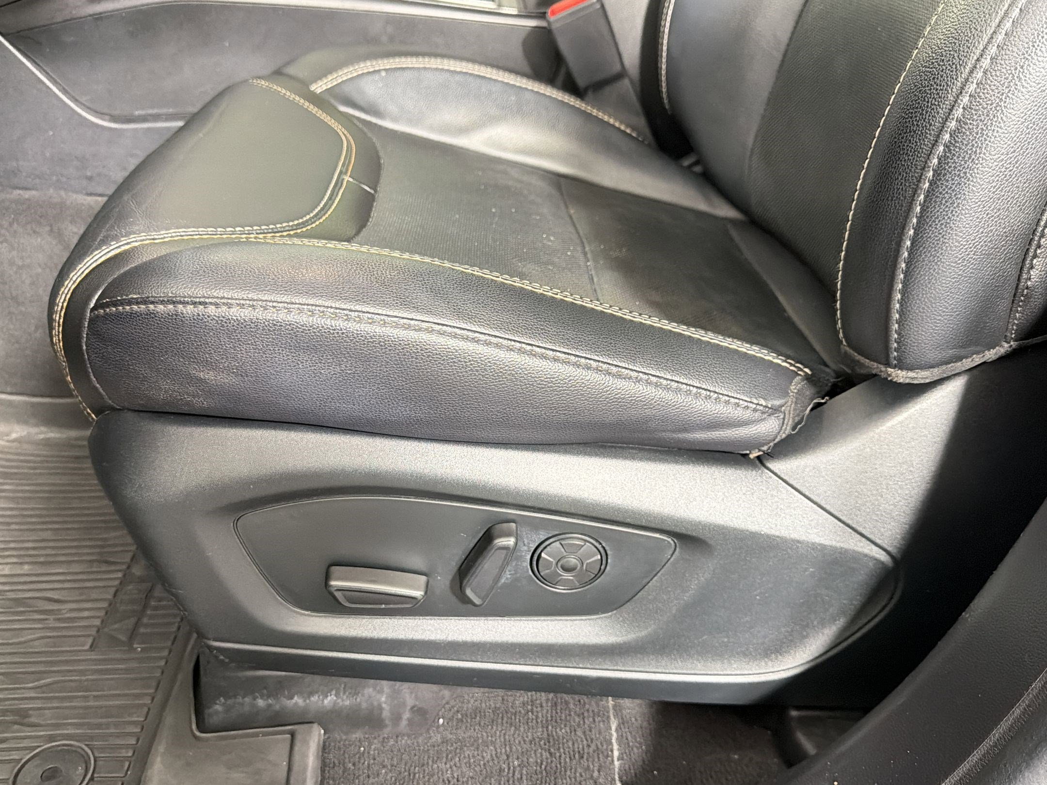 Used 2022 Ford Explorer ST w/ Equipment Group 401A AWD/4WD image 13