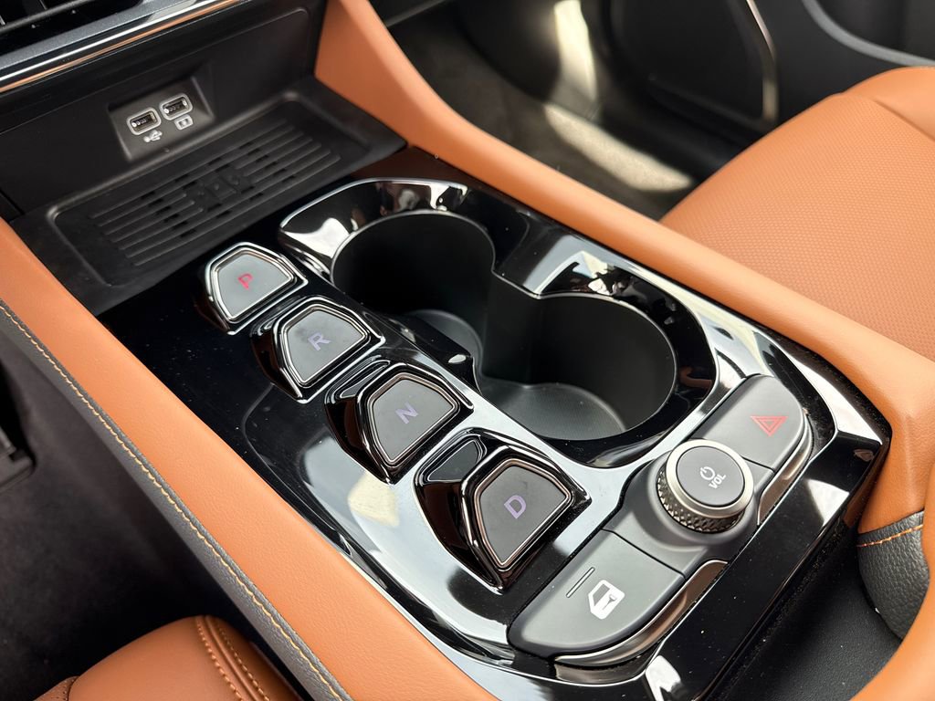 New 2025 VinFast VF 8 Plus AWD/4WD image 24