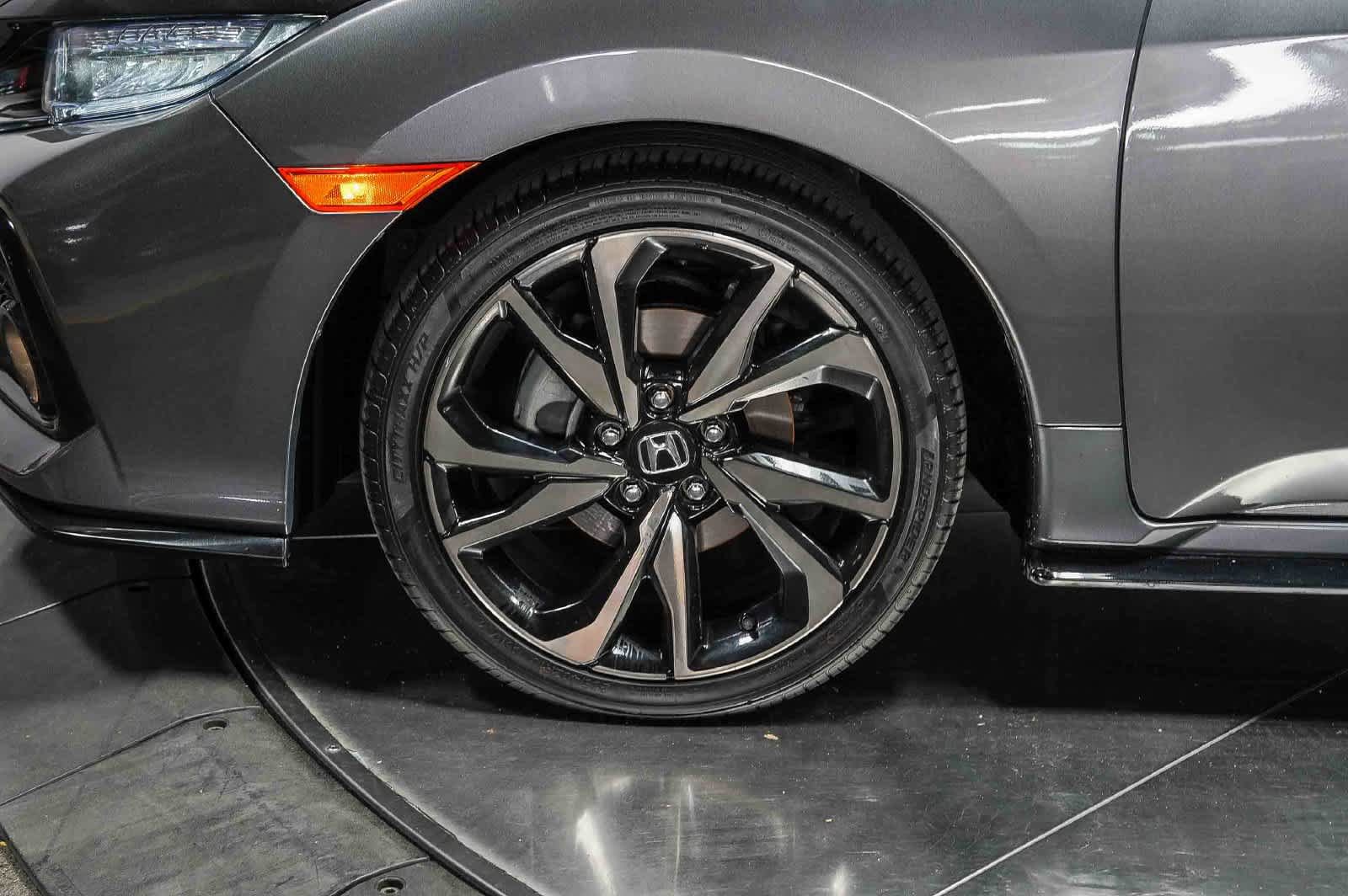 Used 2018 Honda Civic Sport Touring image 9