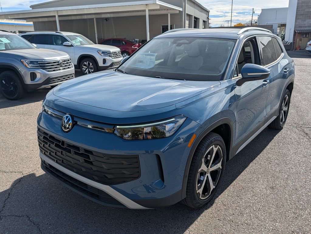 New 2025 Volkswagen Tiguan SE image 9