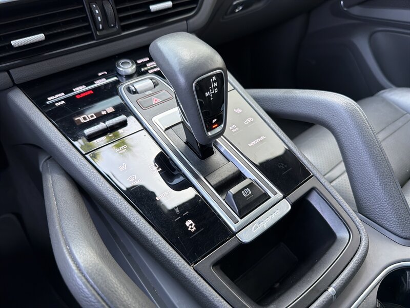 Used 2019 Porsche Cayenne AWD/4WD image 24