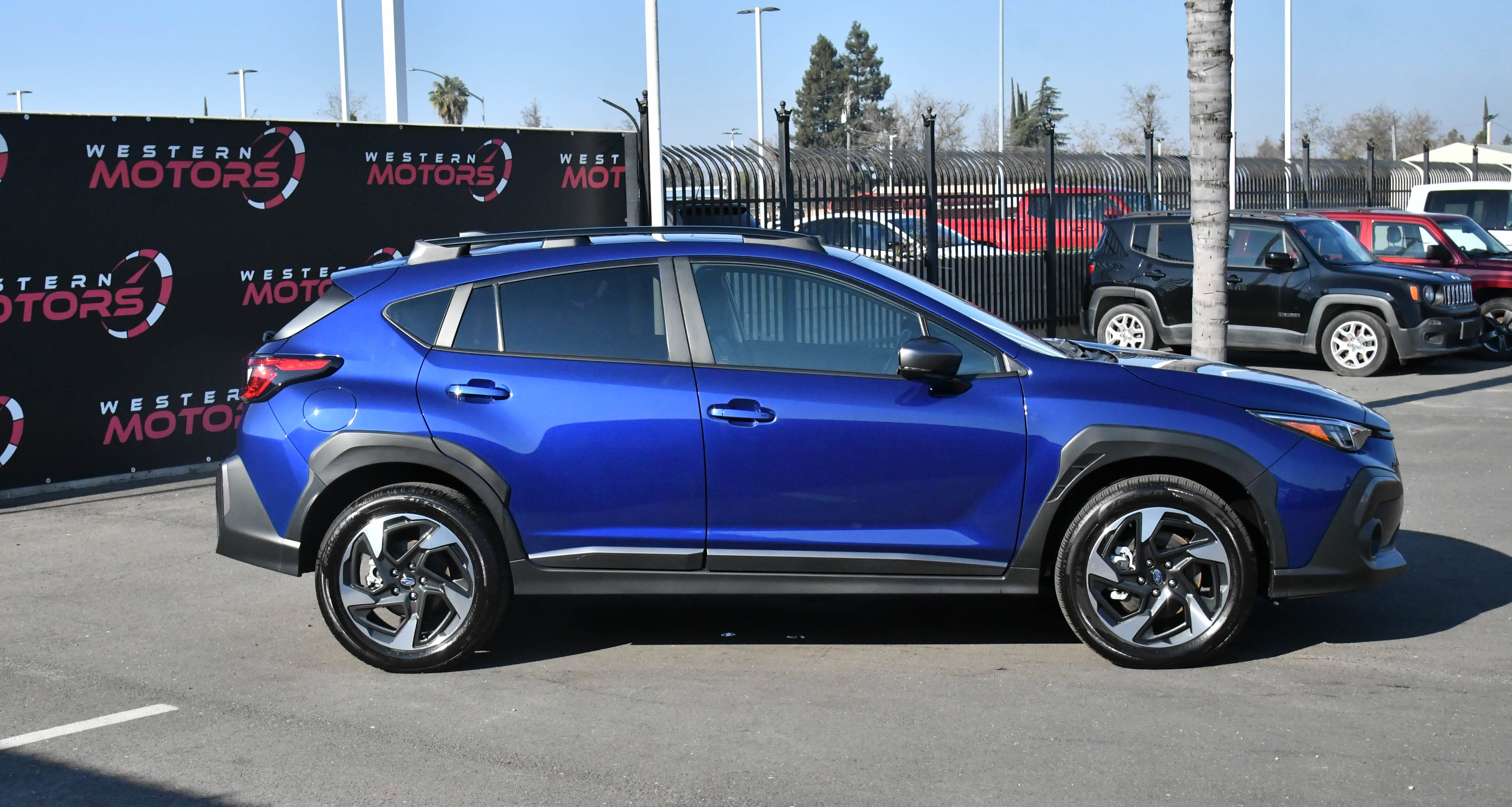 Used 2024 Subaru Crosstrek 2.5i Limited w/ Crosstrek Mirror Package AWD/4WD image 9