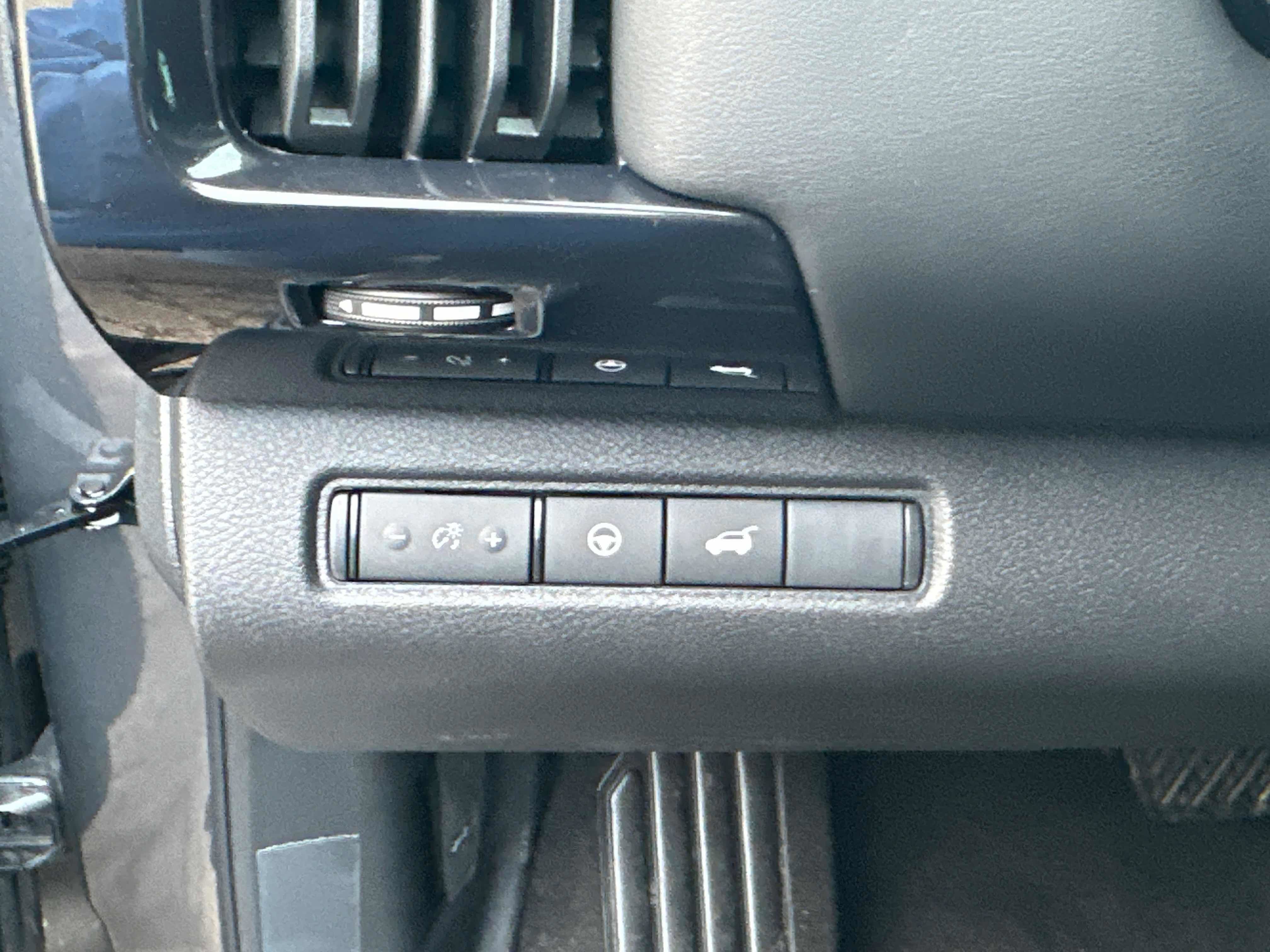 New 2026 Nissan Pathfinder SV AWD/4WD image 19