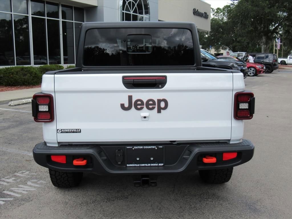 Certified 2024 Jeep Gladiator Mojave w/ Technology Group image 5