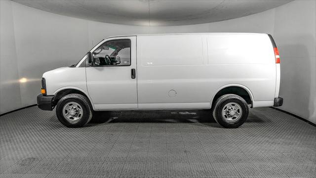 Used 2016 Chevrolet Express 2500 image 3