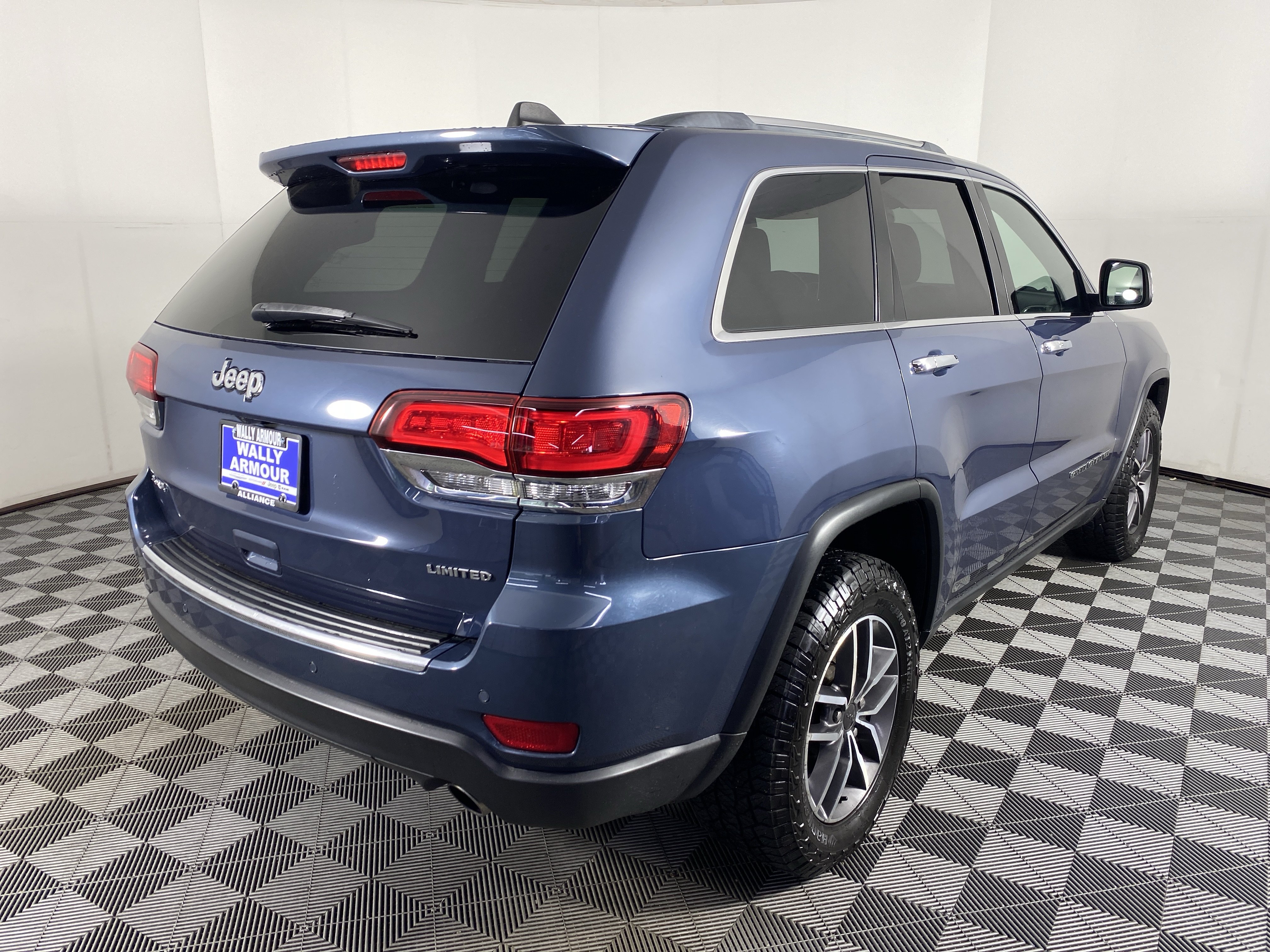 Used 2021 Jeep Grand Cherokee Limited w/ Sun & Sound Group AWD/4WD image 9
